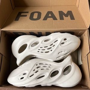 Yeezy Foam Runner Sand